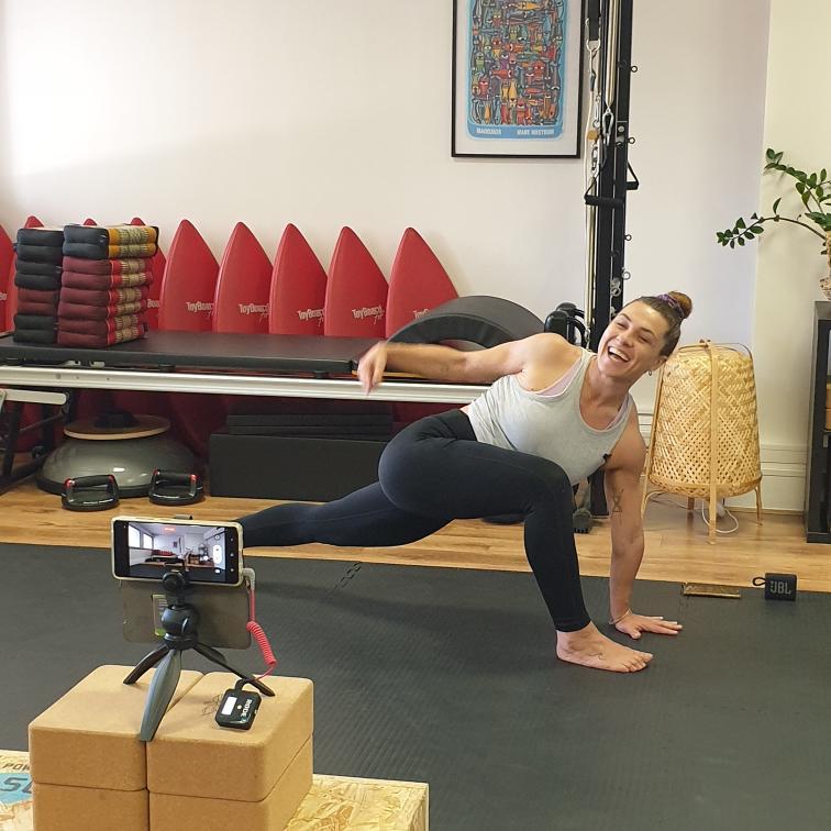 Yoga en ligne avec Tog3ther Studio à Marseille, la Valentine